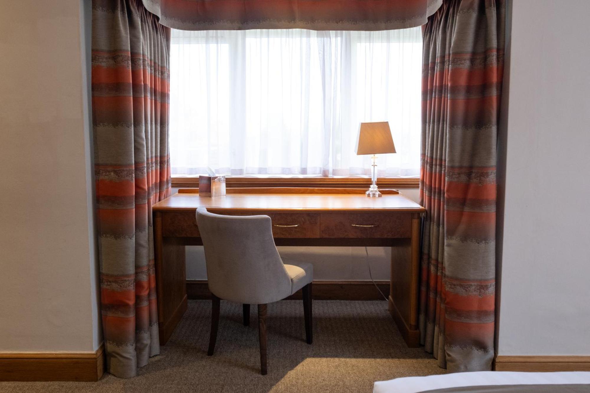 Dale Hill Hotel Ticehurst Room photo