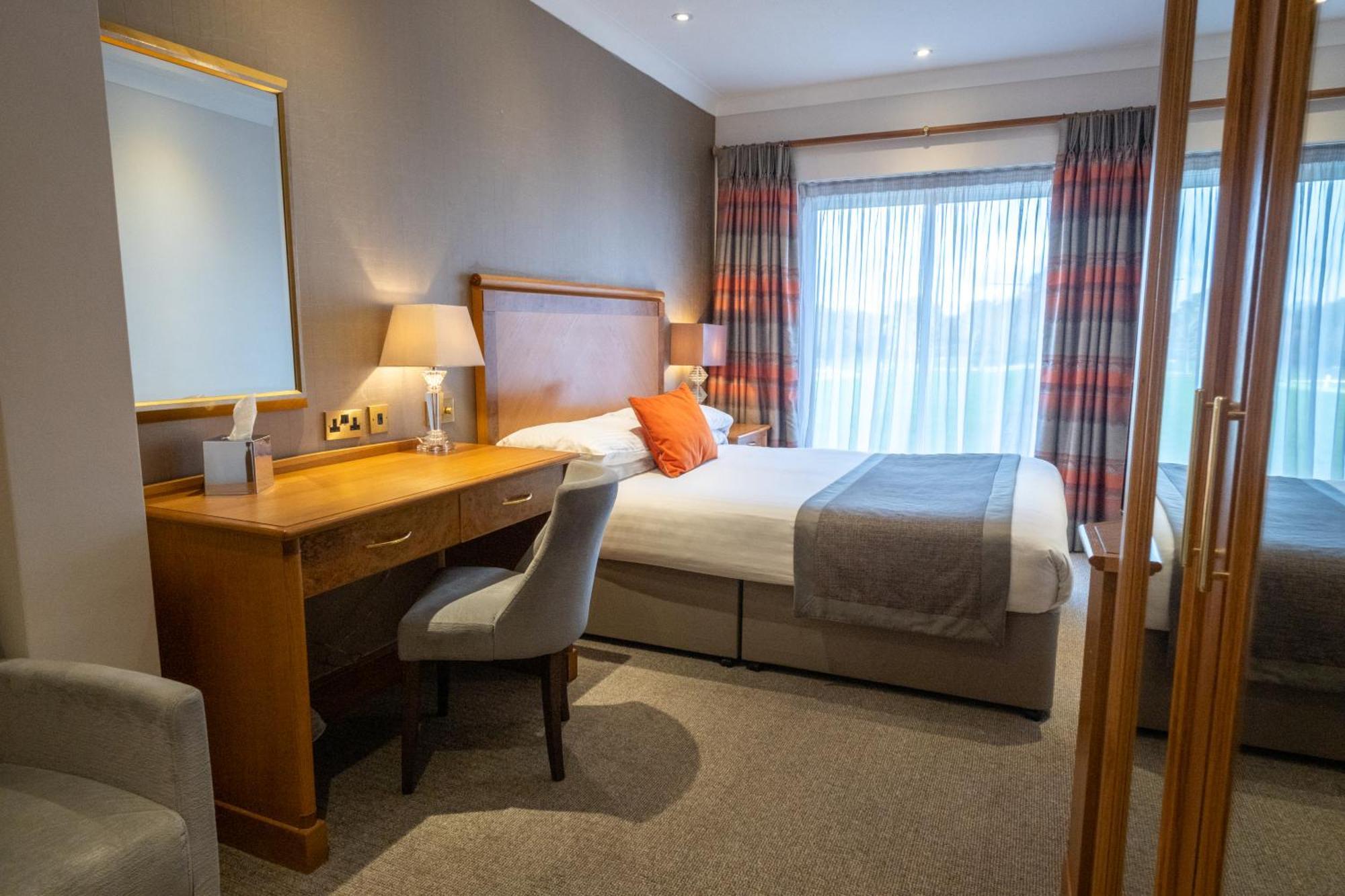 Dale Hill Hotel Ticehurst Room photo